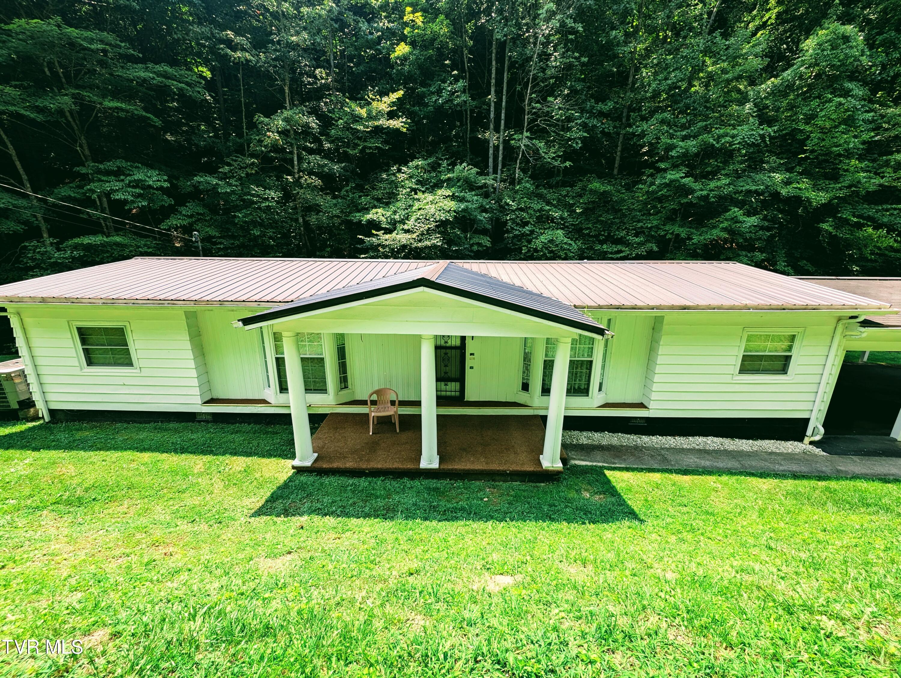 1008 Rd Branch Clinchco, VA 24226 - Photo 1 of 29 1000007524
