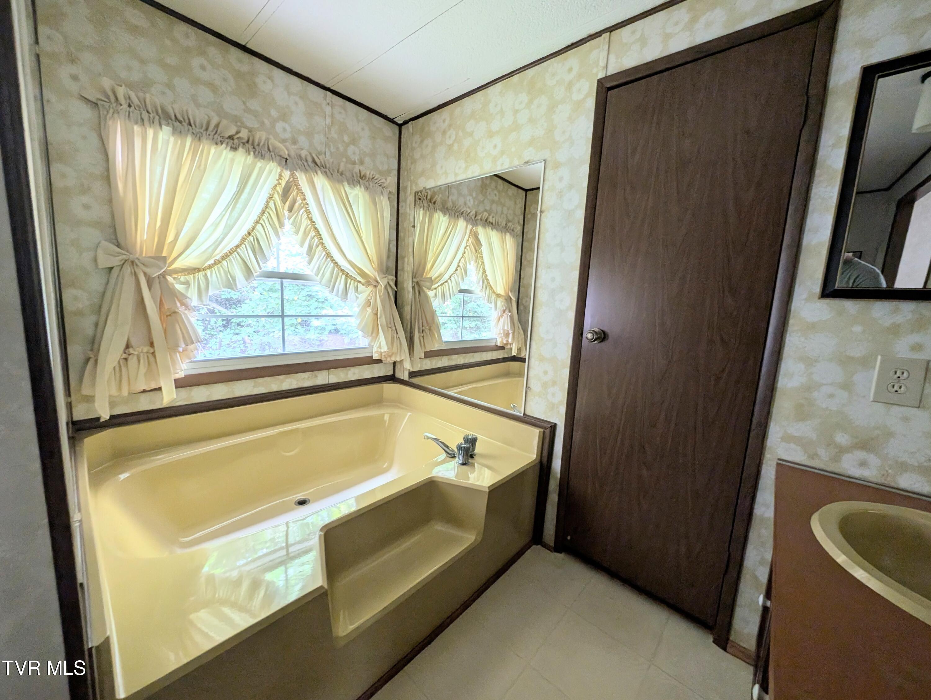1008 Rd Branch Clinchco, VA 24226 - Photo 27 of 29 1000007583