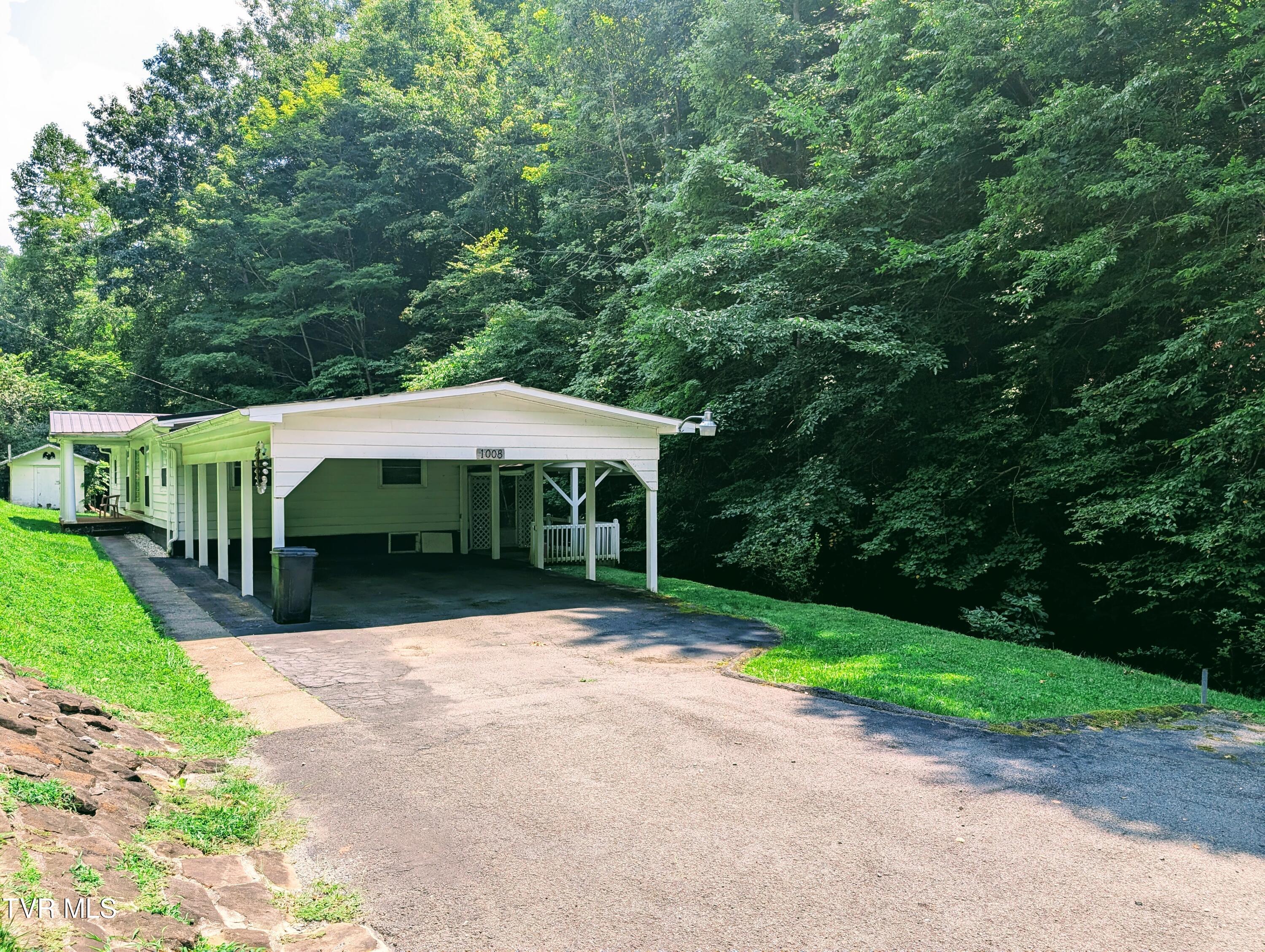 1008 Rd Branch Clinchco, VA 24226 - Photo 3 of 29 1000007522