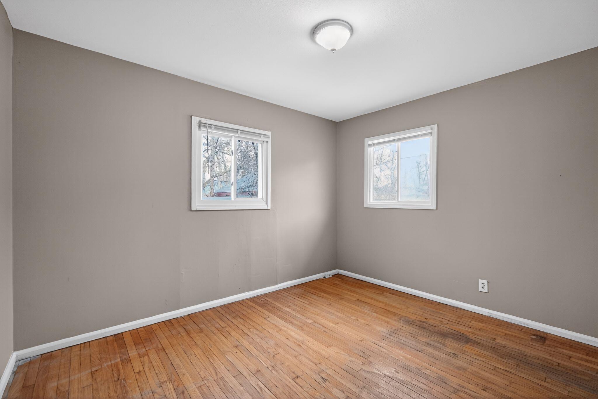 4847 North 48th Street Milwaukee, WI 53218 - Photo 11 of 38 14_4847_N_48th_St_Milwaukee_WI_53218-Liv