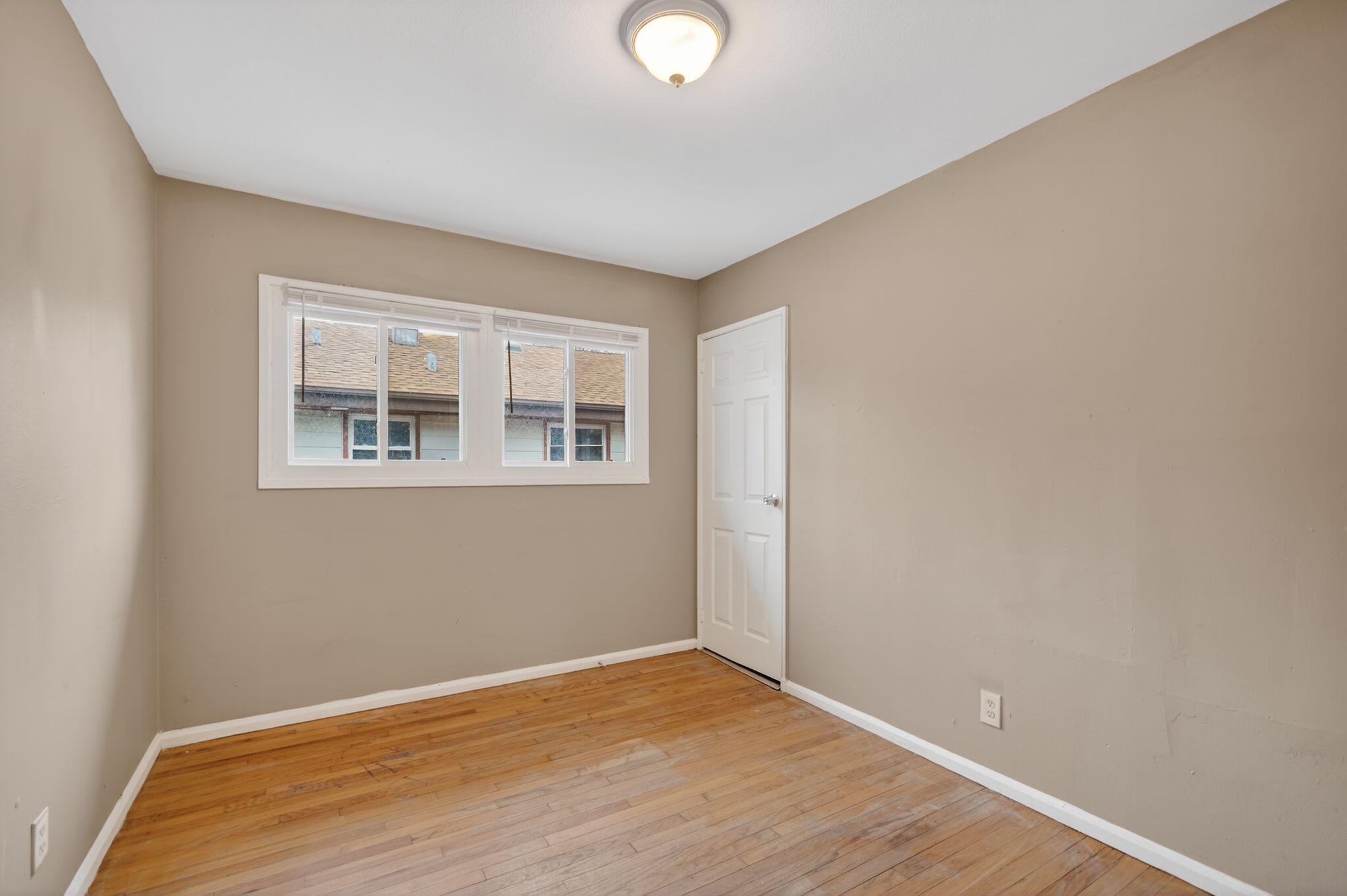 4847 North 48th Street Milwaukee, WI 53218 - Photo 15 of 38 17_4847_N_48th_St_Milwaukee_WI_53218-Liv