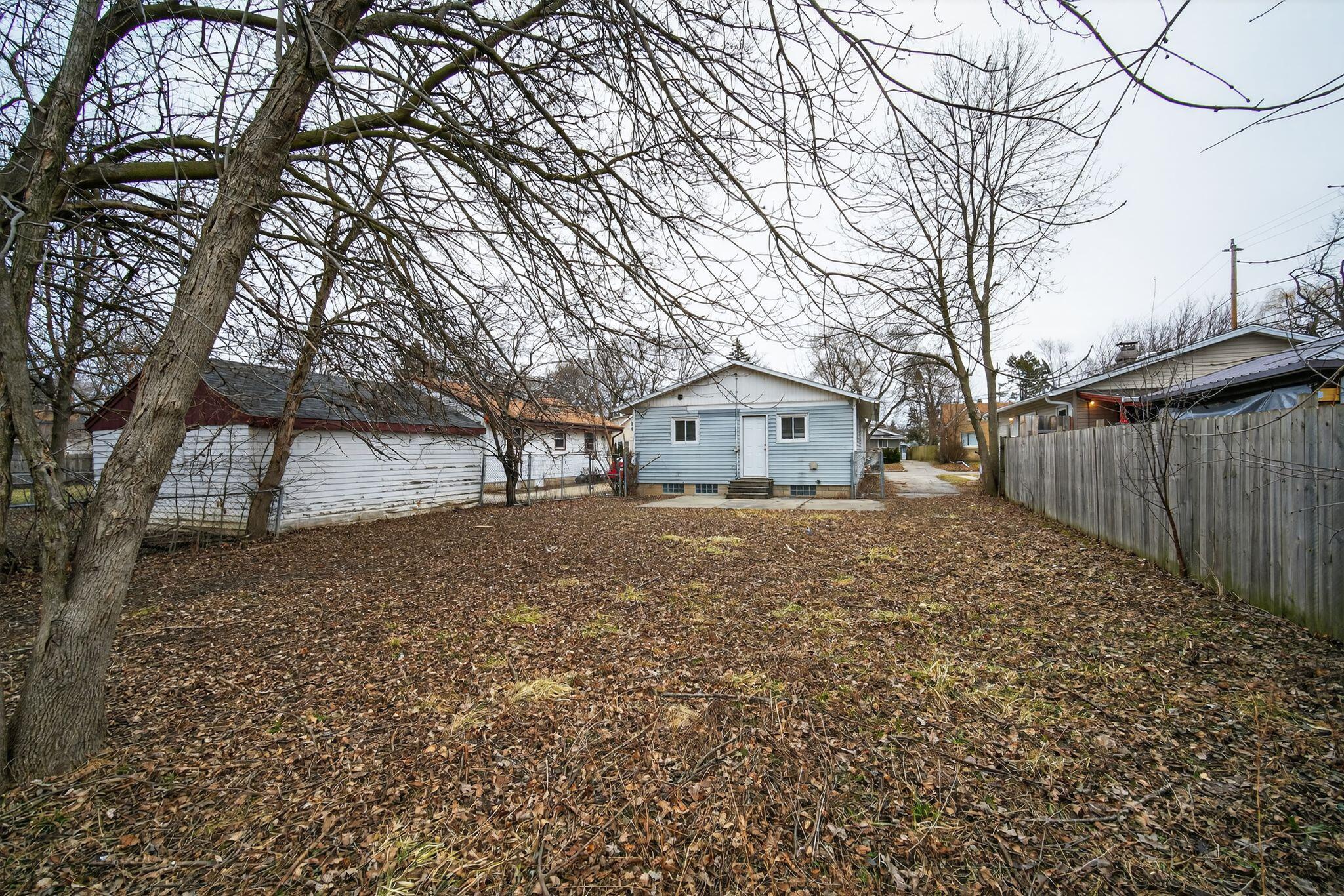 4847 North 48th Street Milwaukee, WI 53218 - Photo 32 of 38 06_4847_N_48th_St_Milwaukee_WI_53218-Ext