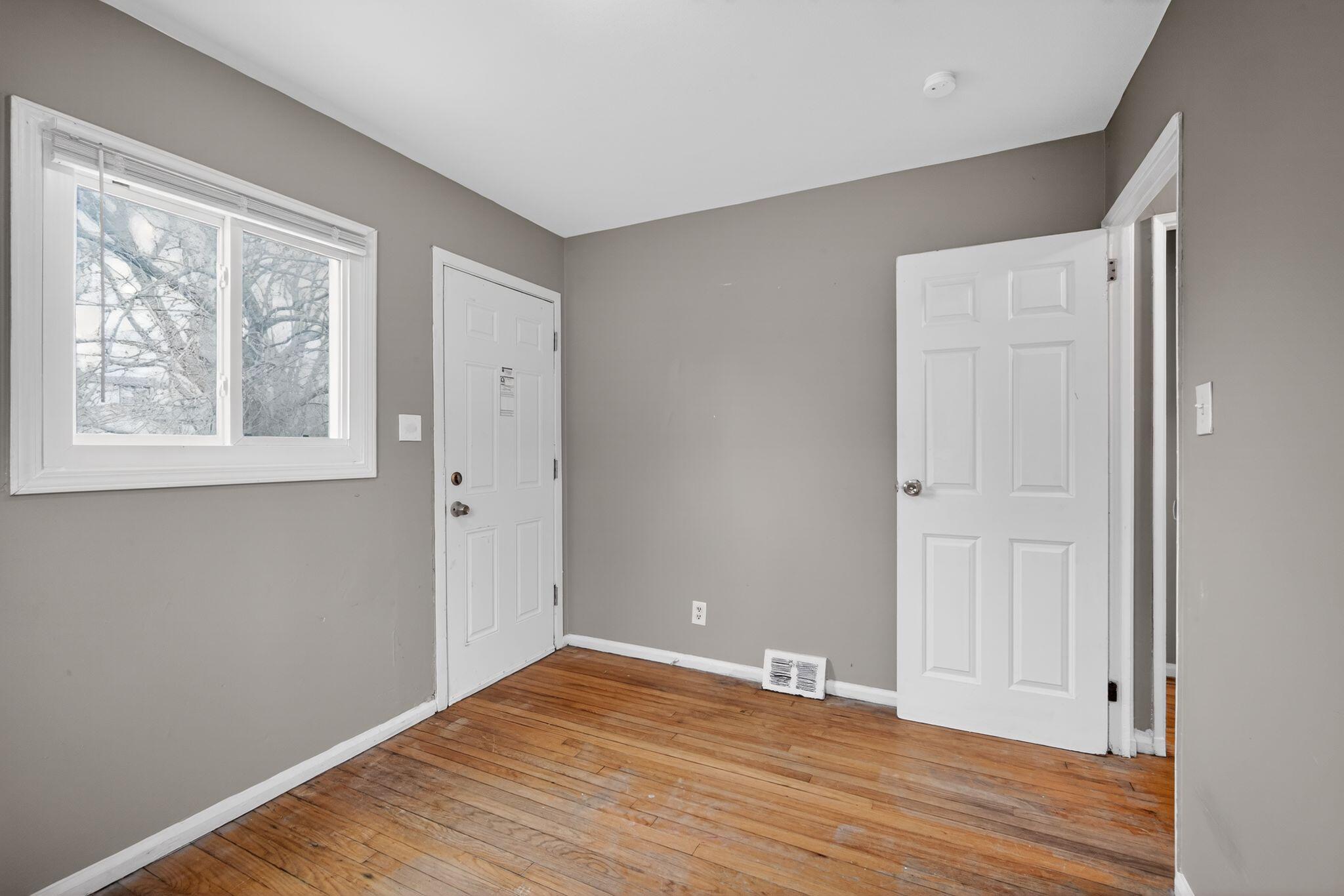 4847 North 48th Street Milwaukee, WI 53218 - Photo 5 of 38 09_4847_N_48th_St_Milwaukee_WI_53218-Foy