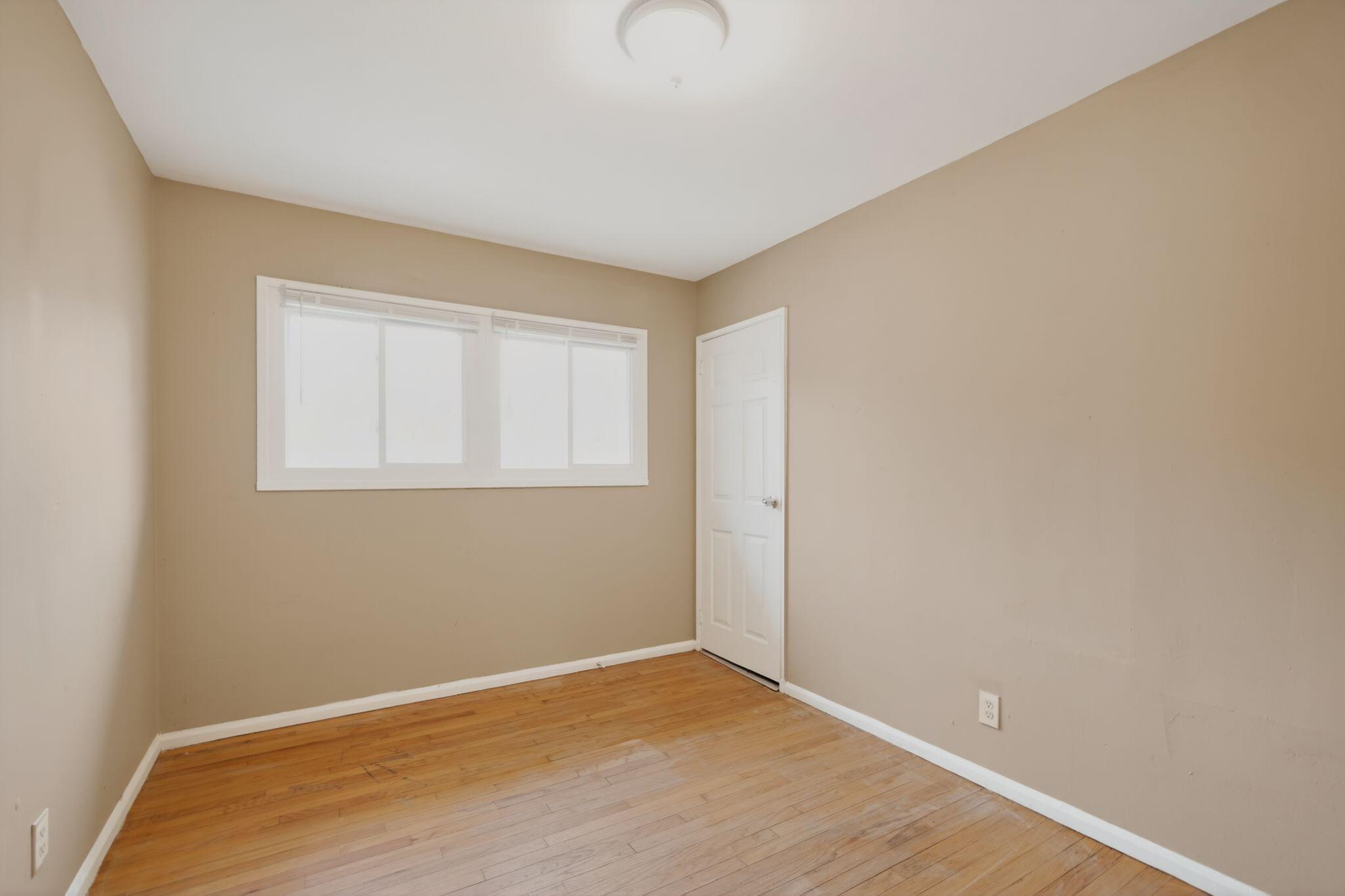 4847 North 48th Street Milwaukee, WI 53218 - Photo 7 of 38 11_4847_N_48th_St_Milwaukee_WI_53218-Liv