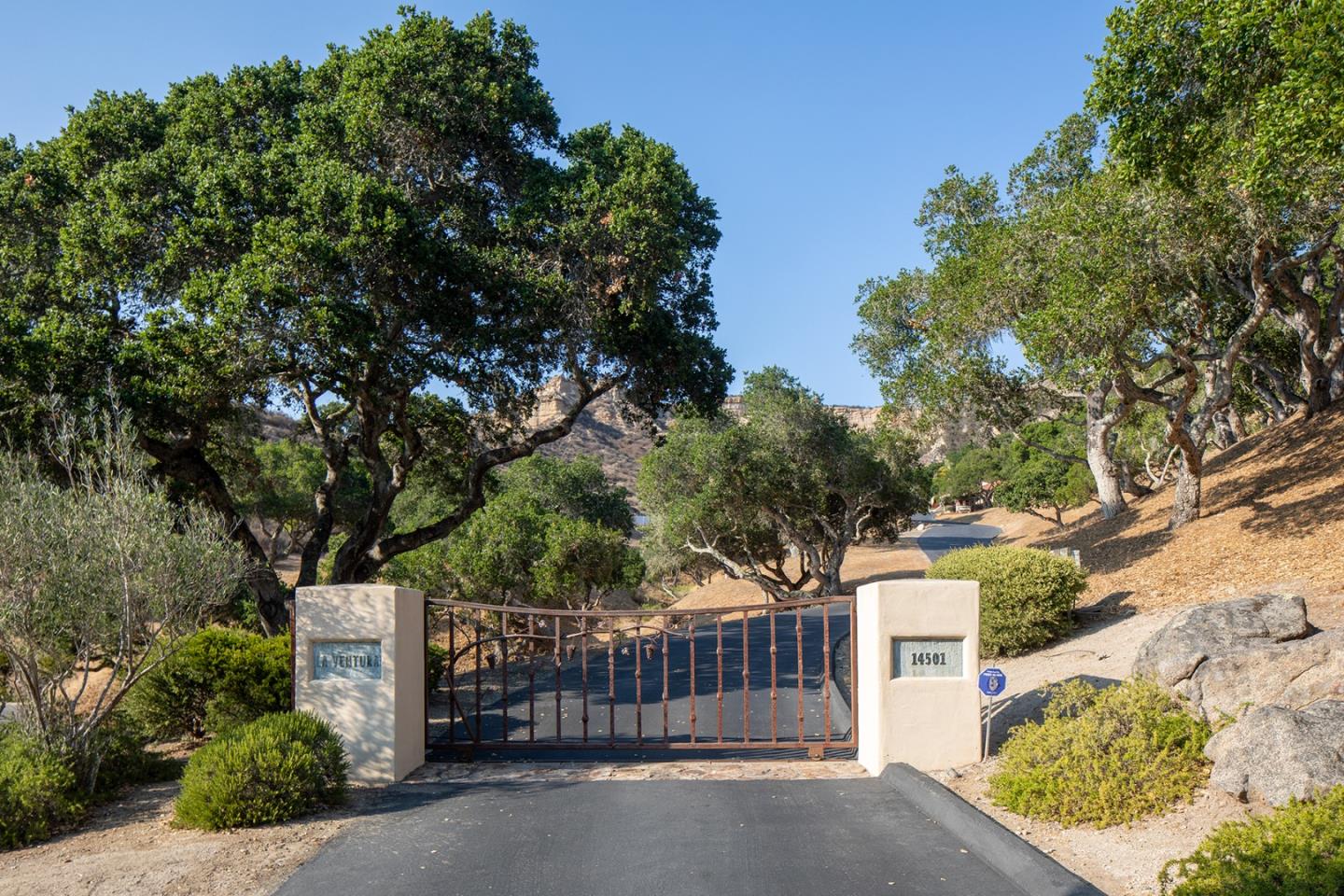 14501 Roland Canyon Road Salinas, CA 93908 - Photo 2 of 53