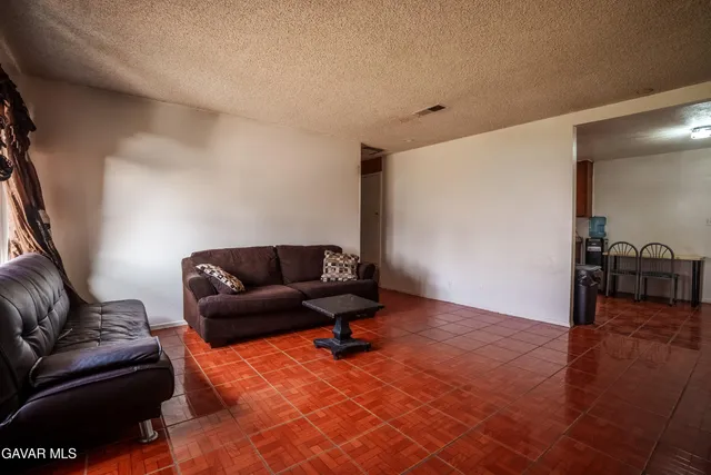 $349,990 | 40204 166th Street East, Lake Los Angeles, CA 93591