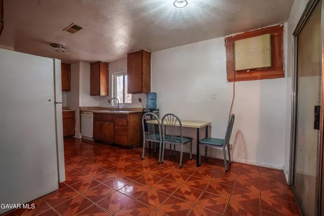 $349,990 | 40204 166th Street East, Lake Los Angeles, CA 93591