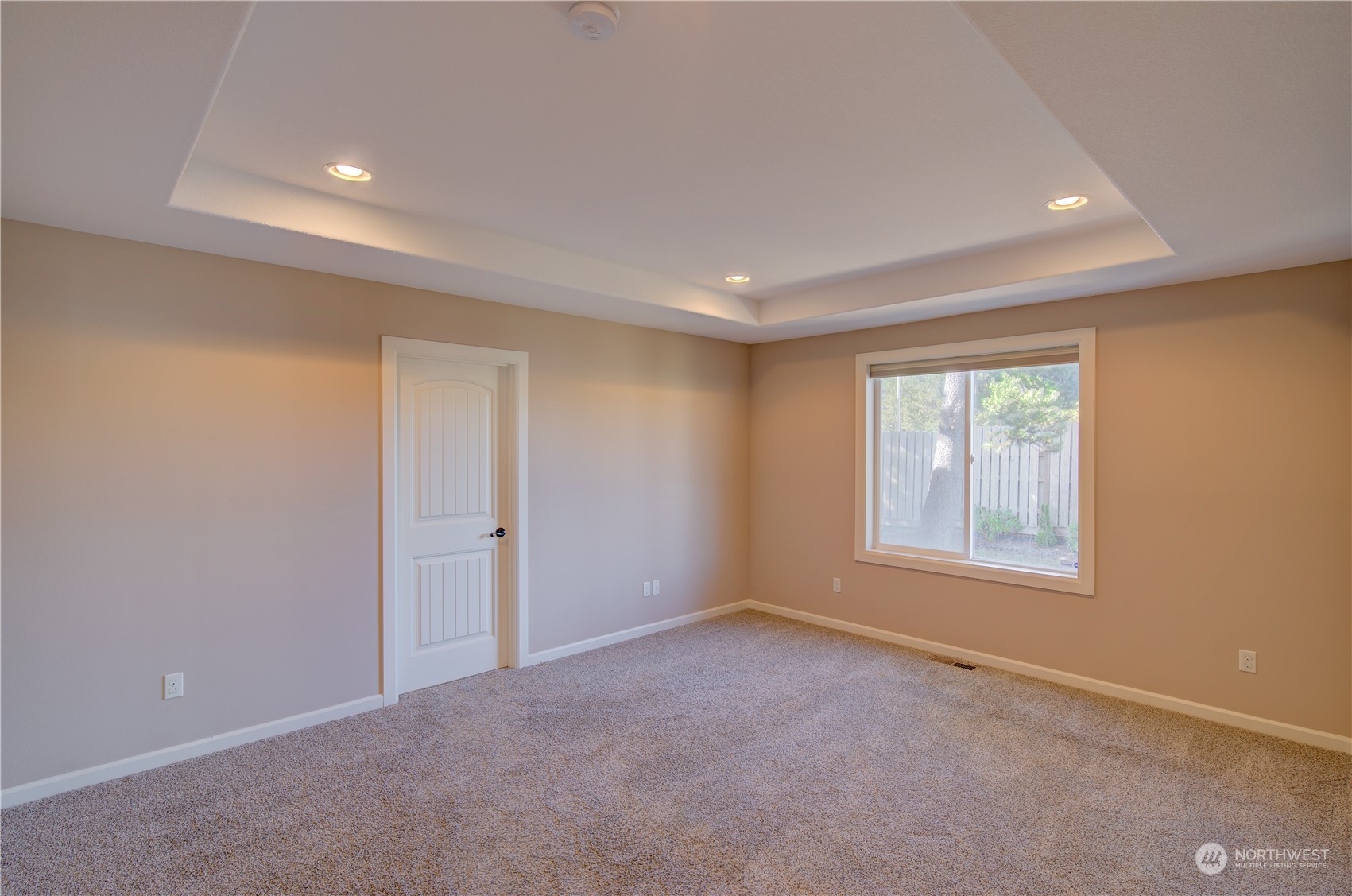 206 Pioneer Road West Long Beach, WA 98631 - Photo 13 of 39 an empty room with windows