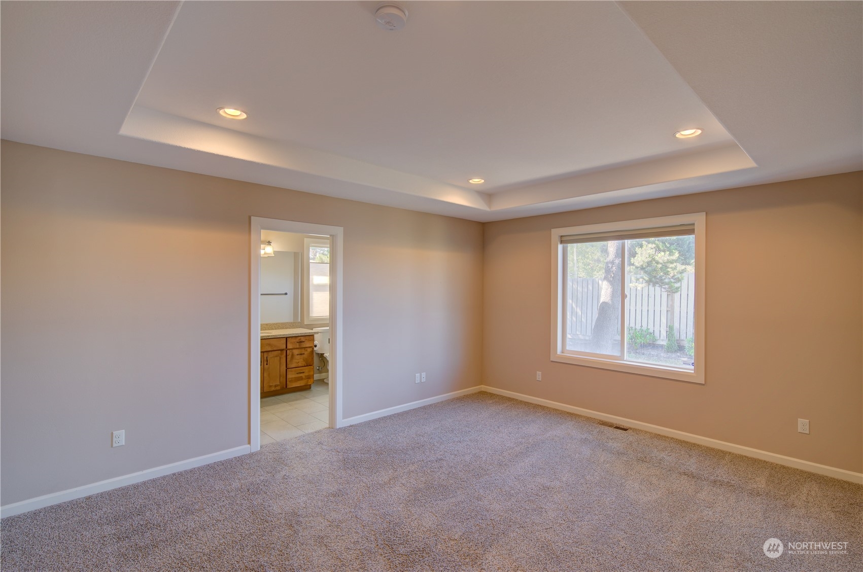 206 Pioneer Road West Long Beach, WA 98631 - Photo 14 of 39 an empty room with windows and closet