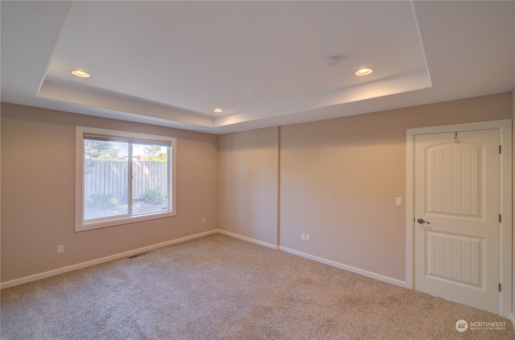 206 Pioneer Road West Long Beach, WA 98631 - Photo 15 of 39 an empty room with windows