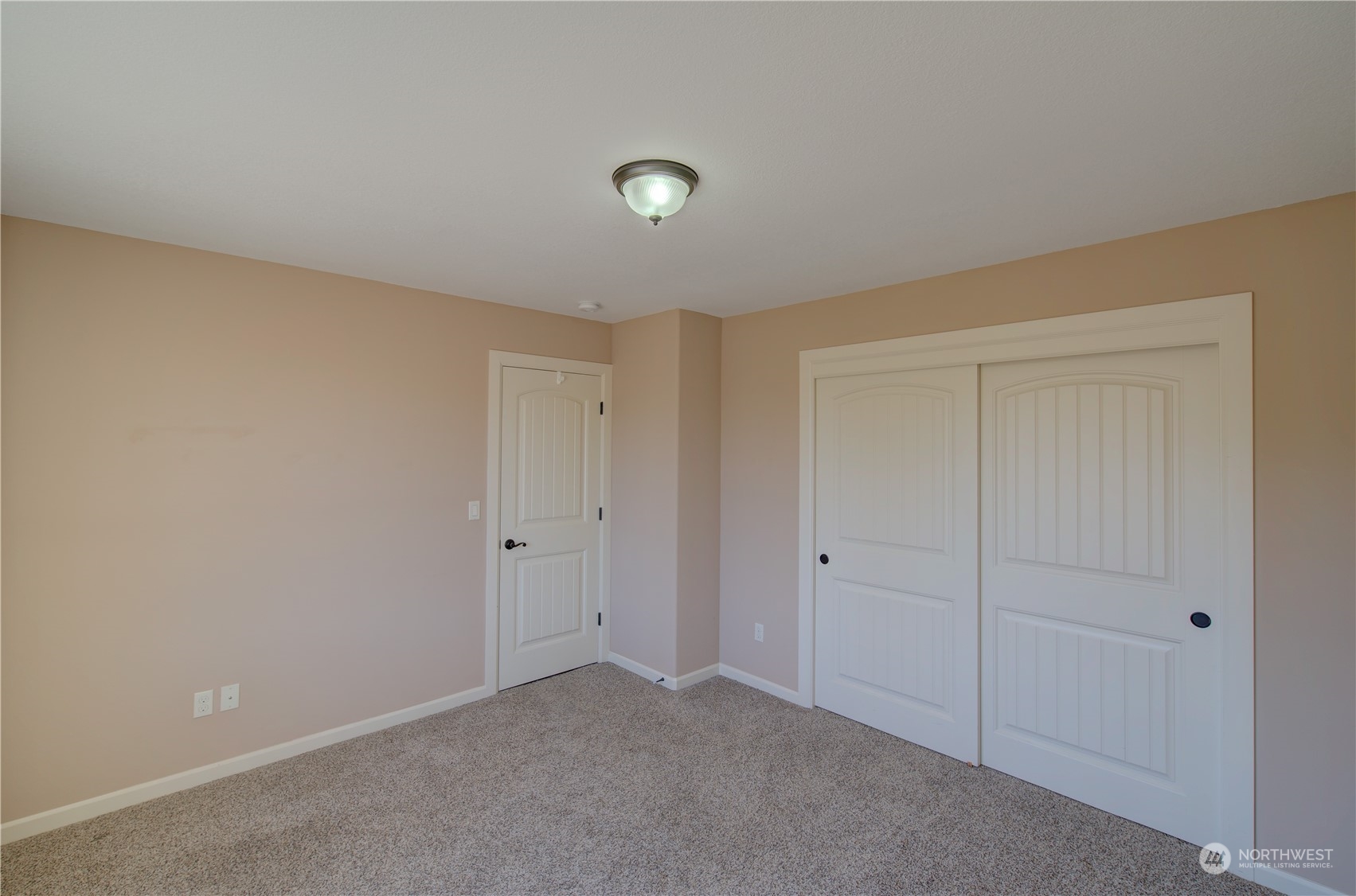 206 Pioneer Road West Long Beach, WA 98631 - Photo 20 of 39 a view of an empty room