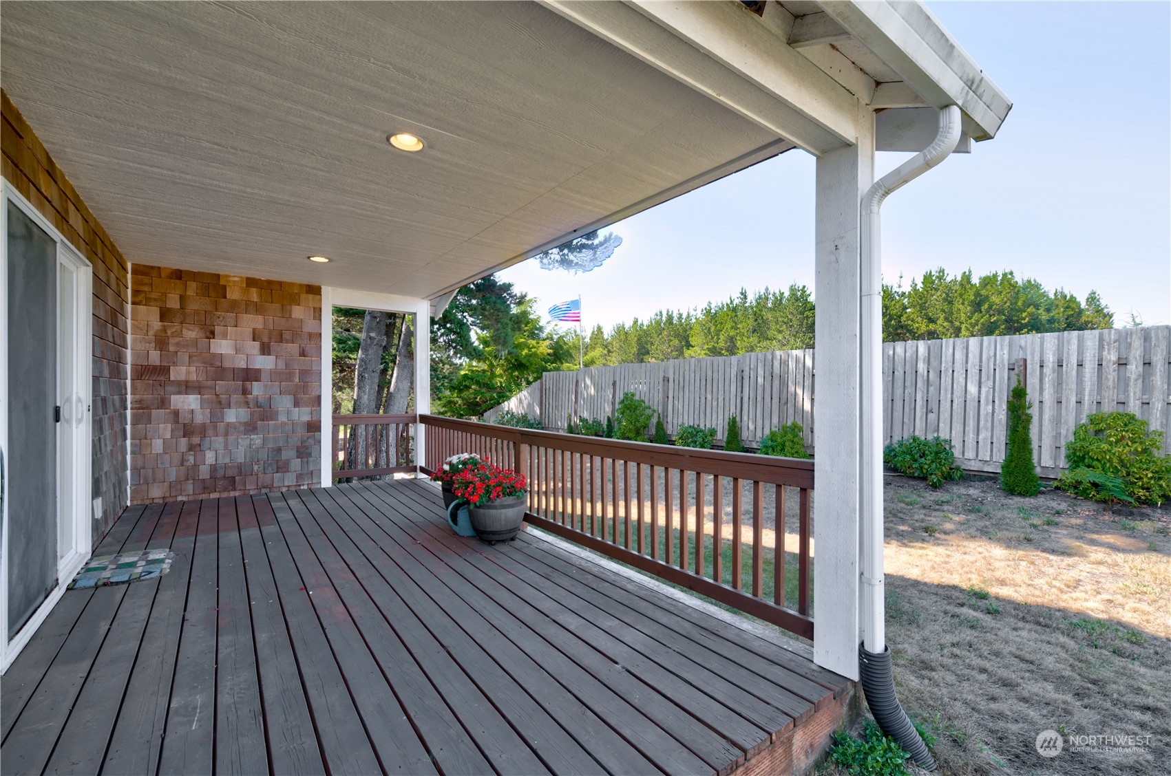 206 Pioneer Road West Long Beach, WA 98631 - Photo 29 of 39 a view of deck with wooden floor and outdoor seating