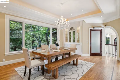 a bed room with a bed and a dresser