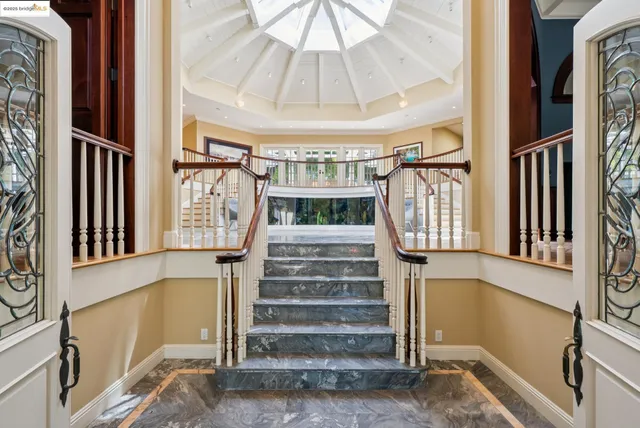 a view of entryway with a front door