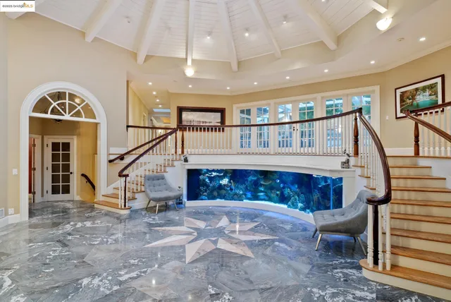 a view of entryway and hall