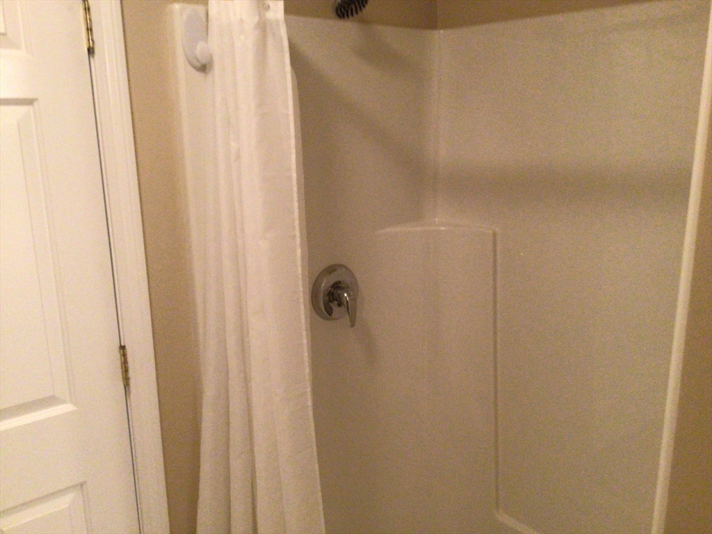 23 Village Way, Unit 23 Rutland, MA 01543 - Photo 14 of 21