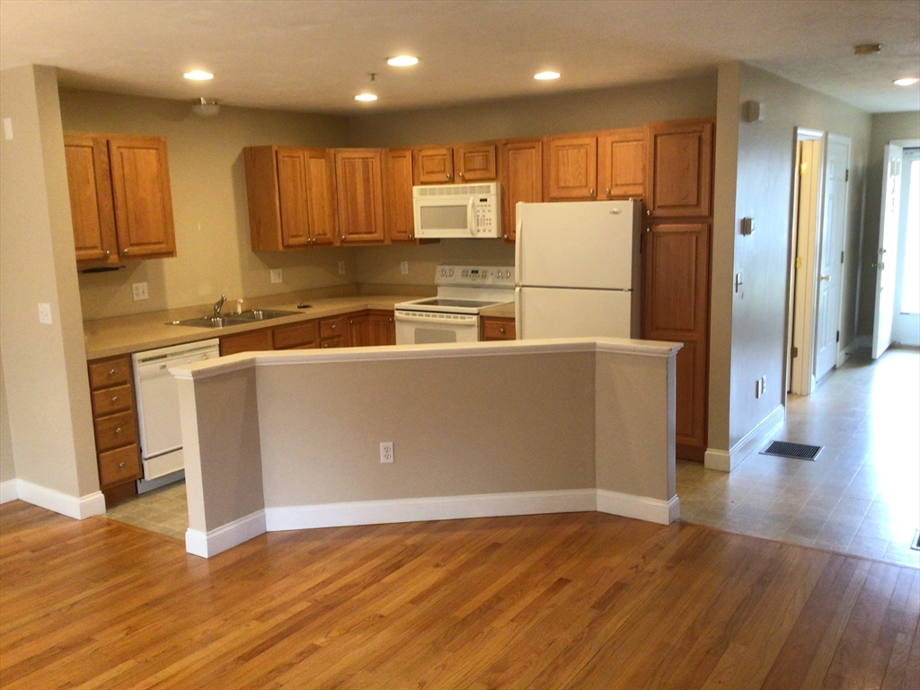 23 Village Way, Unit 23 Rutland, MA 01543 - Photo 4 of 21