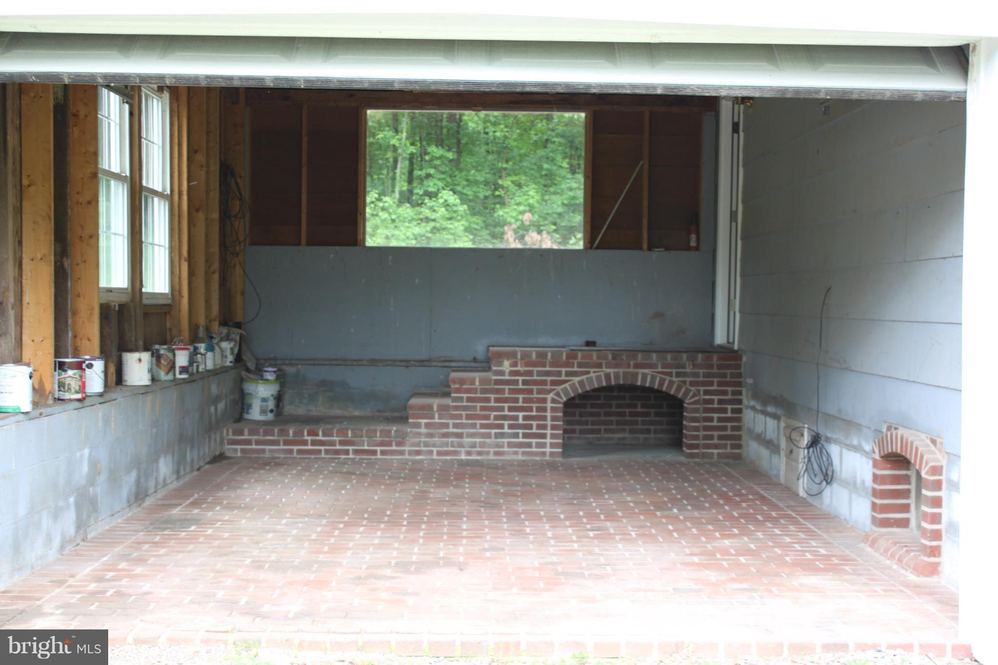 7385 Rogues Road Nokesville, VA 20181 - Photo 22 of 29 Garage