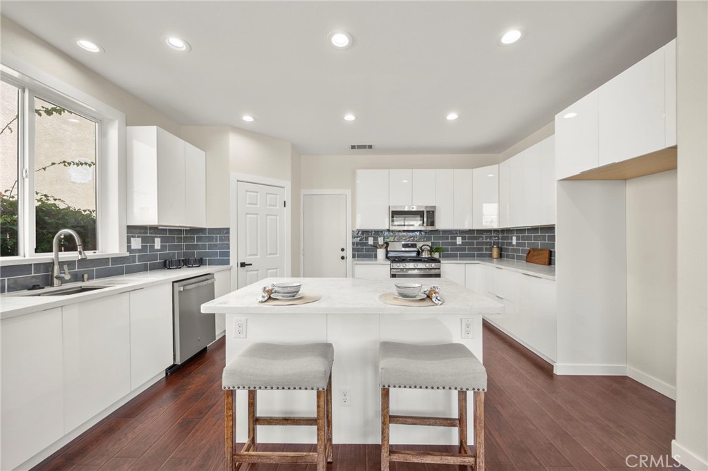 17533 Sagebrush Way Carson, CA 90746 - Photo 10 of 58 Brand New Kitchen