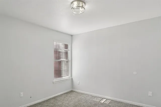 $1,695 | 4021 Preferred Place, Dallas, TX 75237