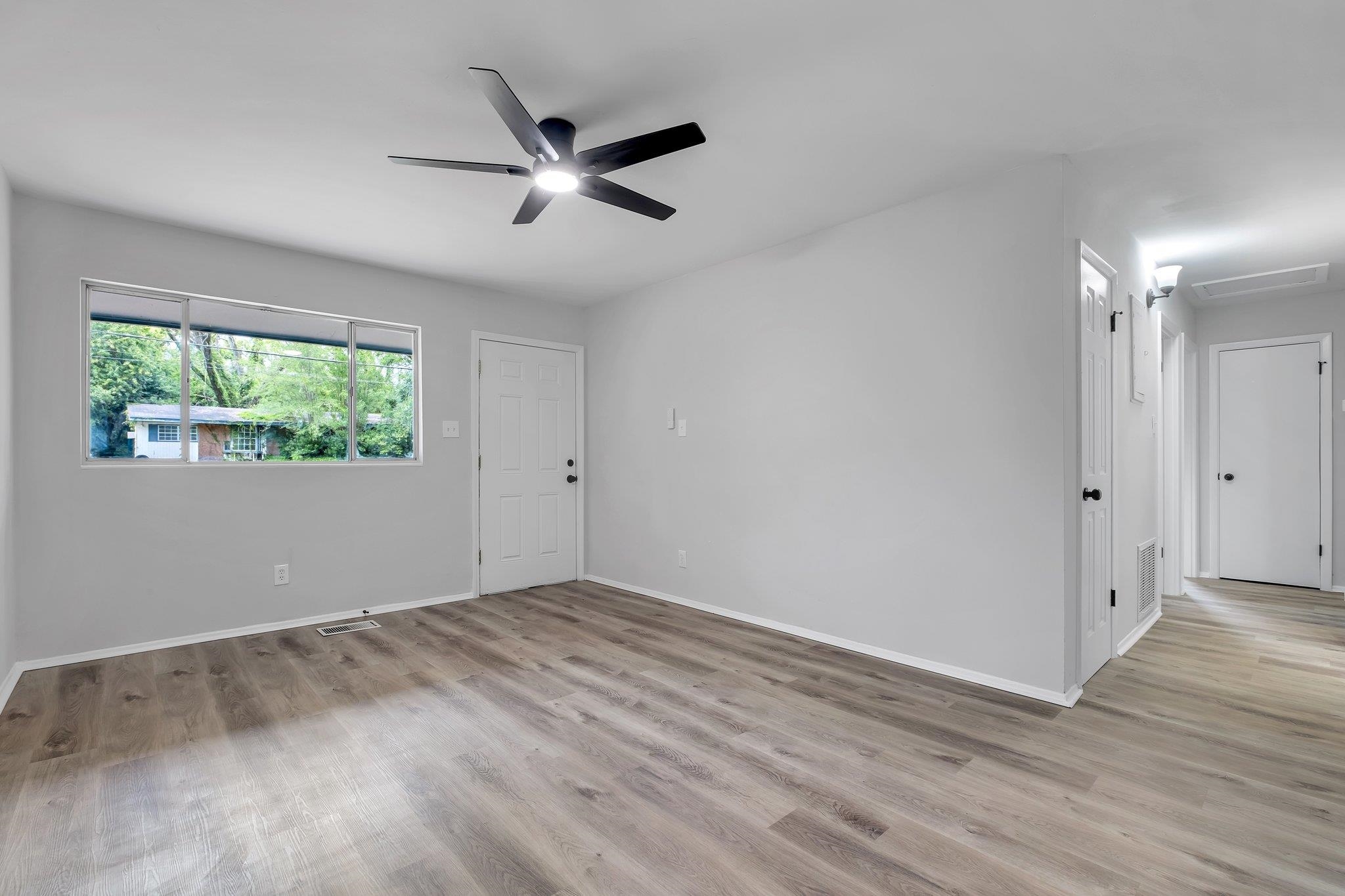 2131 Oxford Road Tallahassee, FL 32304 - Photo 7 of 34