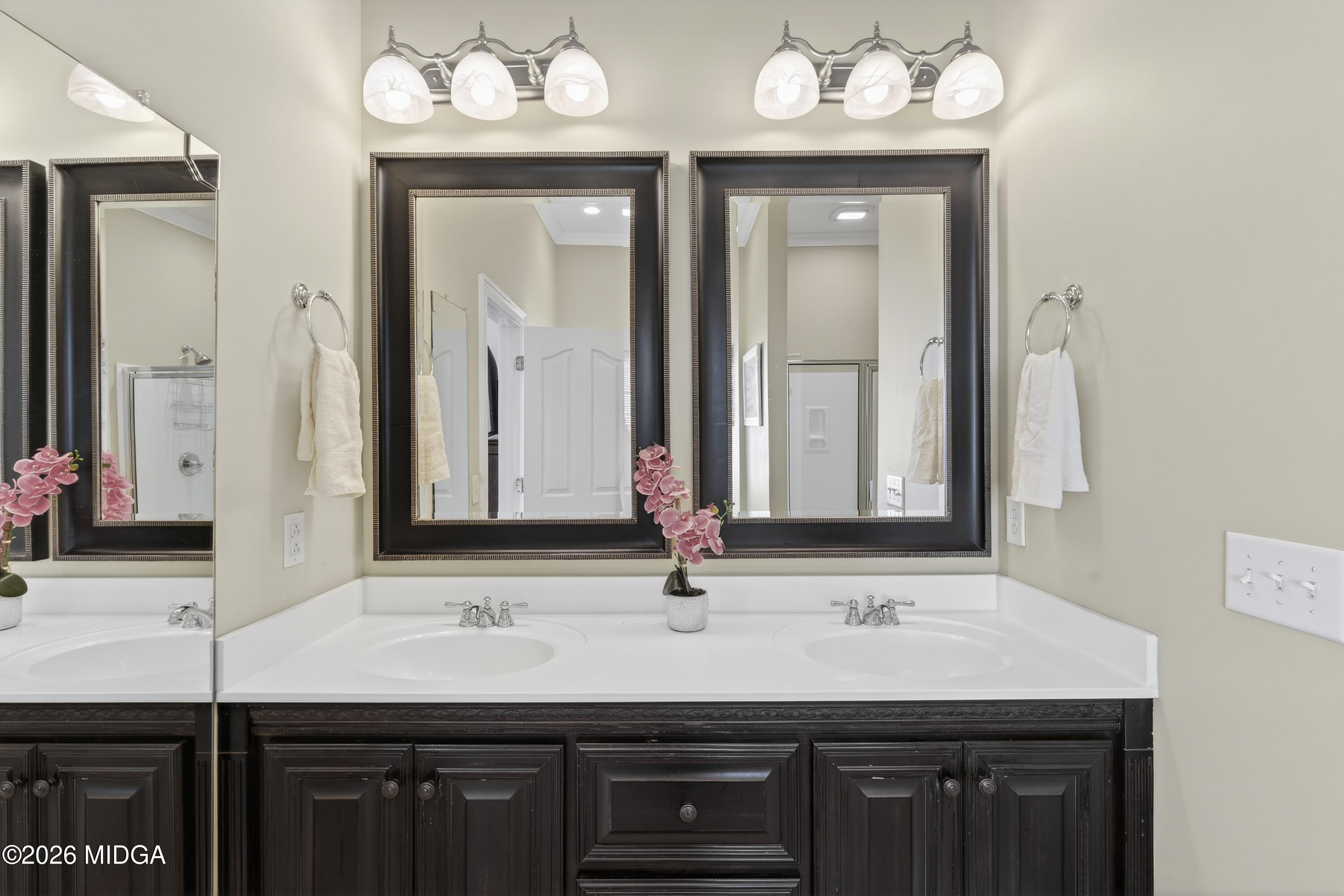 855 Tufthunter Macon, GA 31210 - Photo 34 of 86 a bathroom with a sink a vanity and a mirror