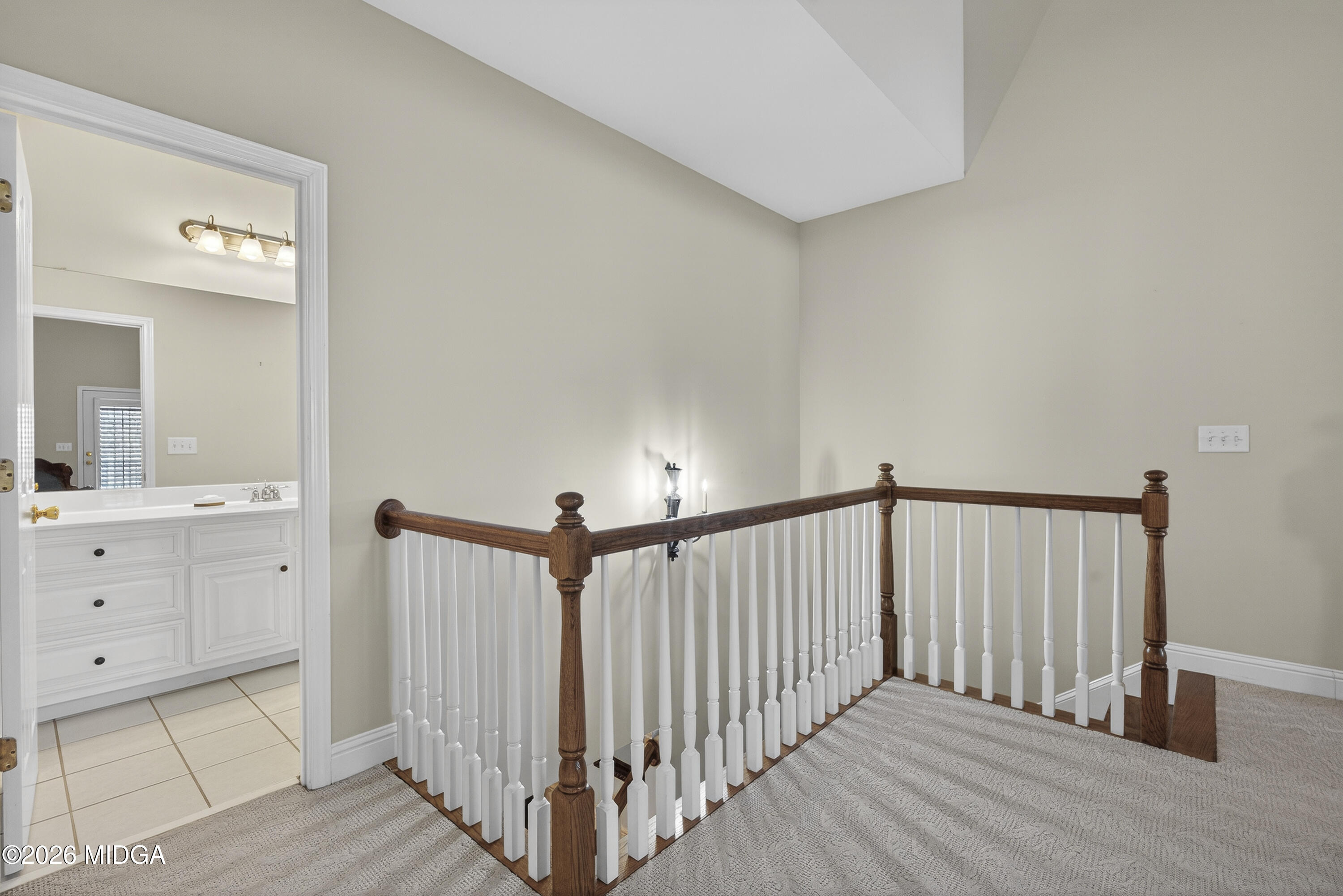 855 Tufthunter Macon, GA 31210 - Photo 46 of 87 a view of a hallway with closet area