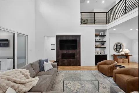 $1,299,000 | 9527 Biscayne Boulevard, Dallas, TX 75218