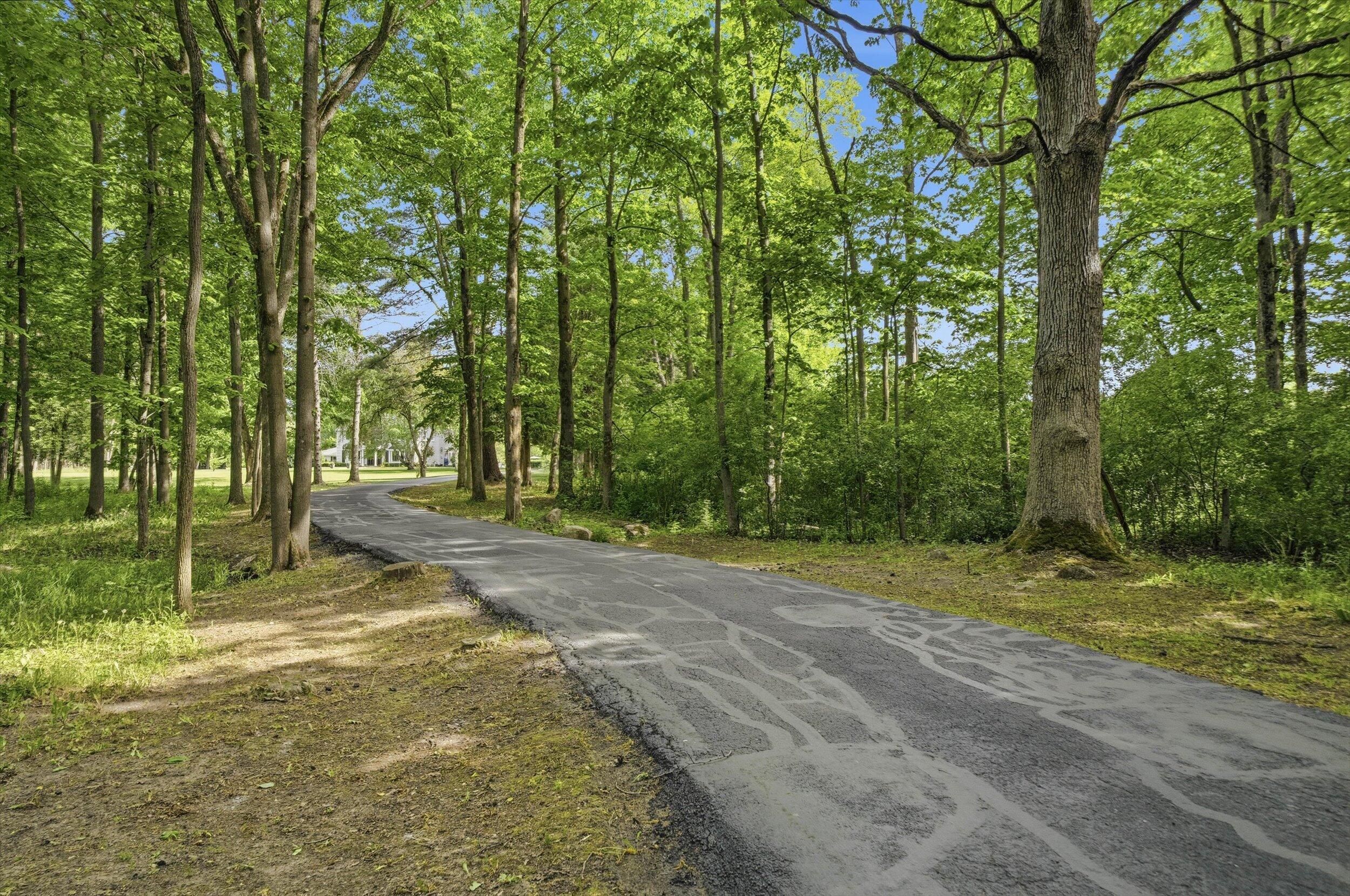 9431 Hawthorne Road Mequon, WI 53097 - Photo 2 of 67 Paradise found!