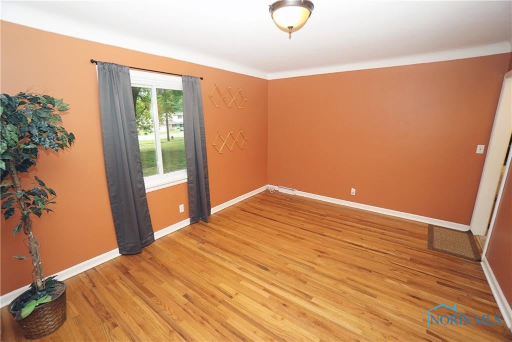 2021 Cass Road Toledo, OH 43614 - Photo 24 of 36 Gallery Image 24
