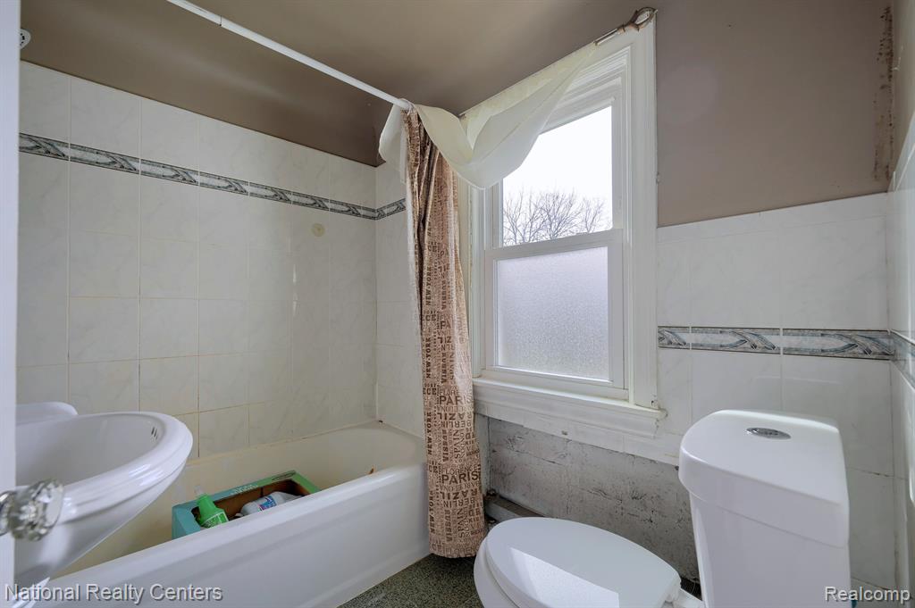 31000 Drake Road Farmington Hills, MI 48331 - Photo 19 of 29