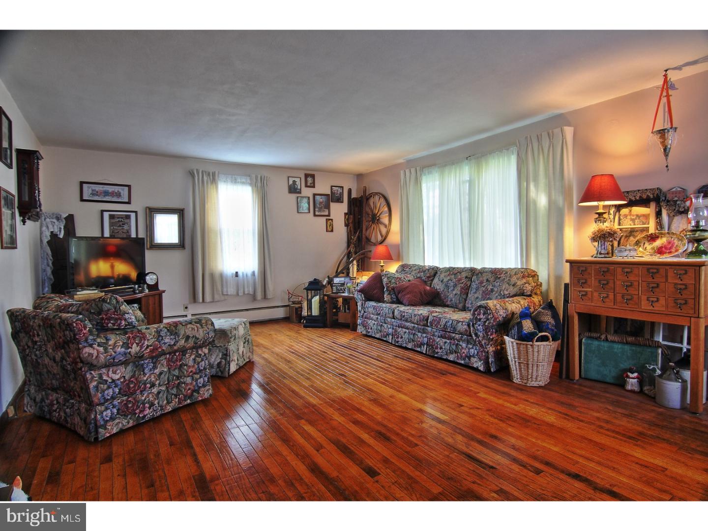 175 Valley Road Birdsboro, PA 19508 - Photo 3 of 21 Living Room