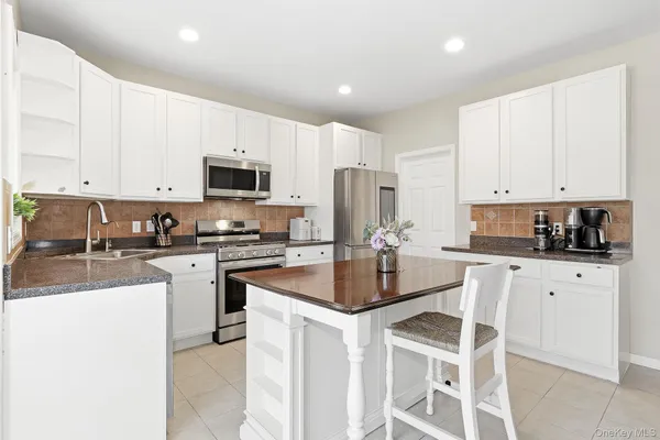 $625,900 | 18 Clearwater Court, Beacon, NY 12508