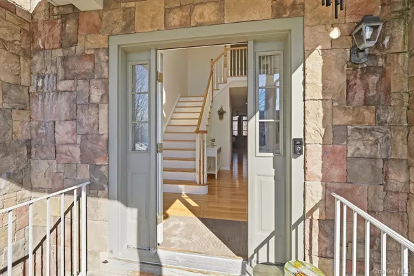 $625,900 | 18 Clearwater Court, Beacon, NY 12508