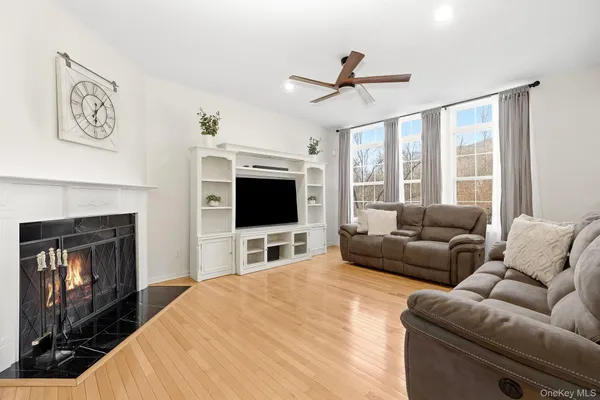 $625,900 | 18 Clearwater Court, Beacon, NY 12508