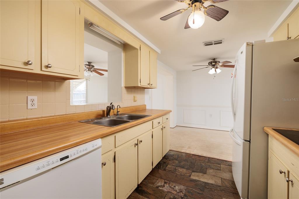 5209 Lofton Drive New Port Richey, FL 34652 - Photo 12 of 37