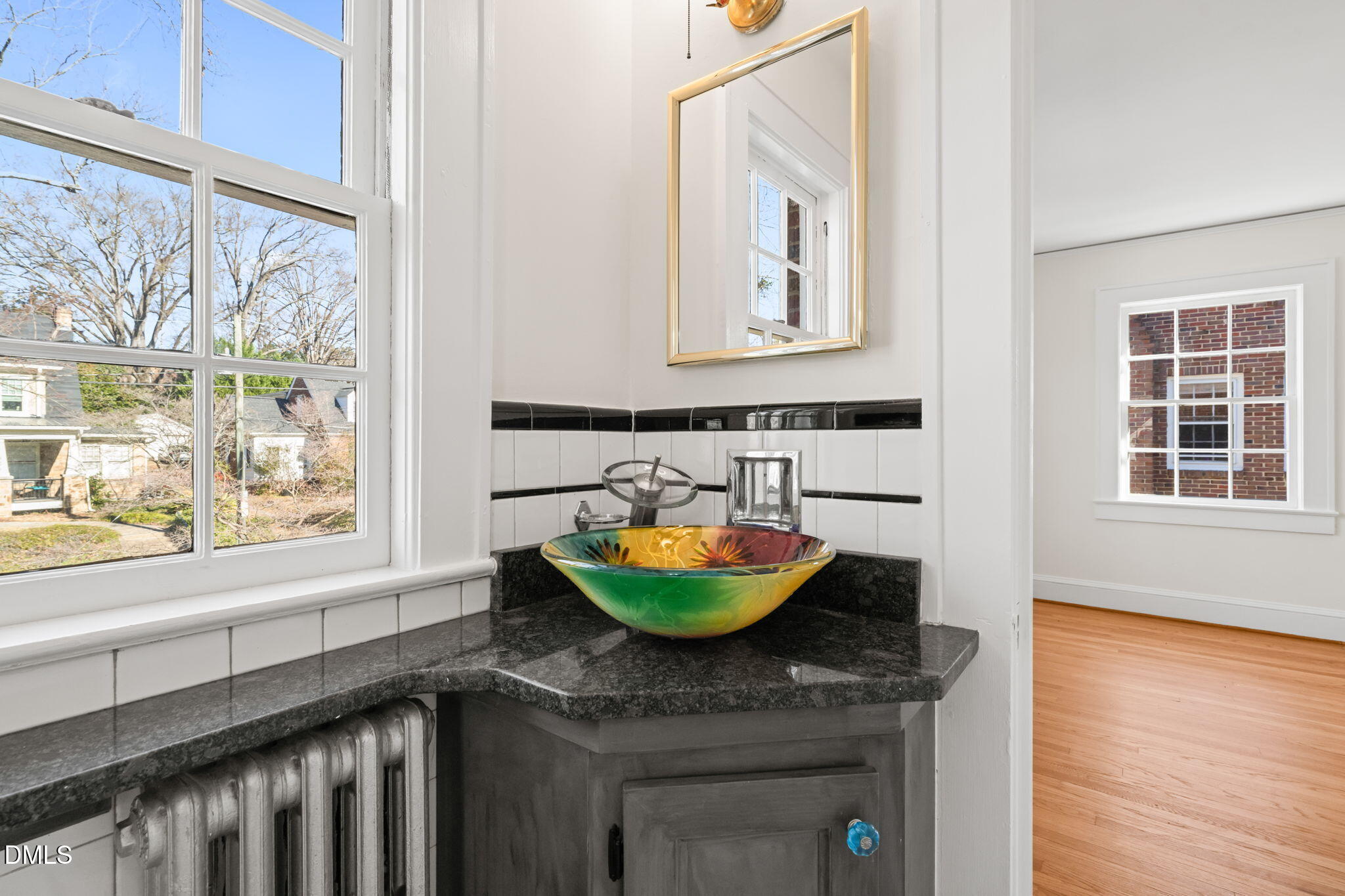 907 West Johnson Street Raleigh, NC 27605 - Photo 20 of 43 a room with furniture and a window