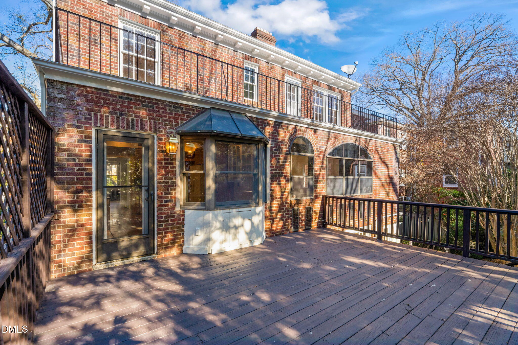 907 West Johnson Street Raleigh, NC 27605 - Photo 27 of 43 a view of a building with a bench in front of it