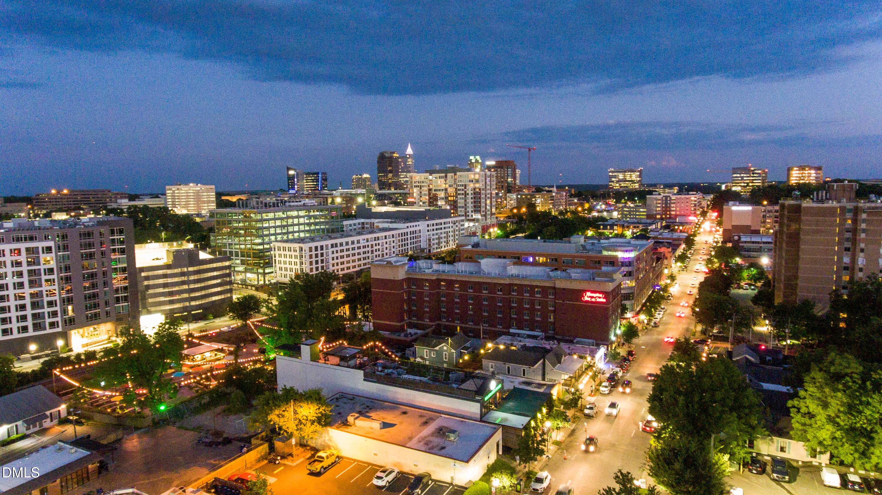 907 West Johnson Street Raleigh, NC 27605 - Photo 33 of 43 a city view