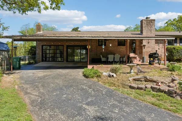 $374,500 | 205 Houghton Drive, Winchester, TN 37398