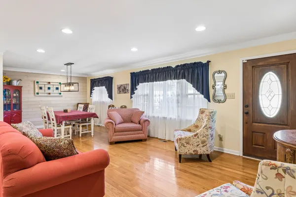 $374,500 | 205 Houghton Drive, Winchester, TN 37398
