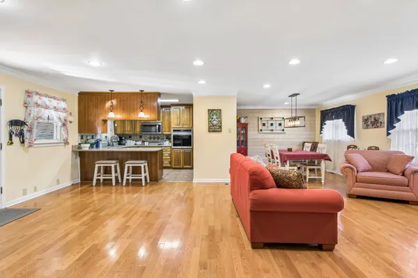 $374,500 | 205 Houghton Drive, Winchester, TN 37398