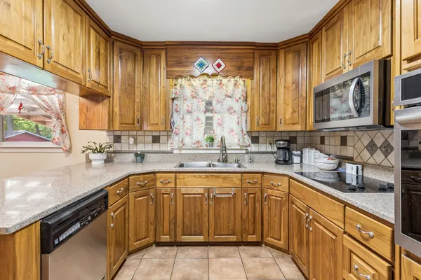 $374,500 | 205 Houghton Drive, Winchester, TN 37398