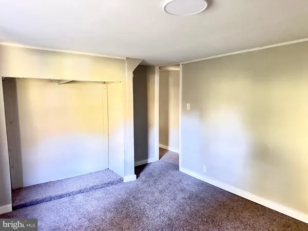 an empty room with a empty space