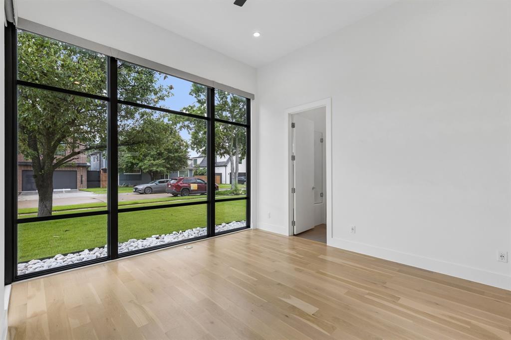 3949 Rochelle Drive Dallas, TX 75220 - Photo 21 of 37 Bedroom #1 on 1st Level
