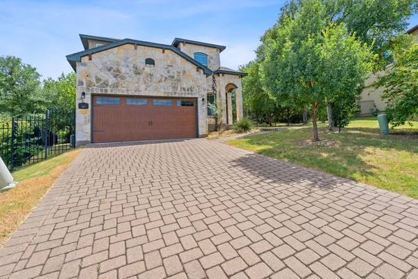 $2,300 | 307 Parkside Drive, San Marcos, TX 78666