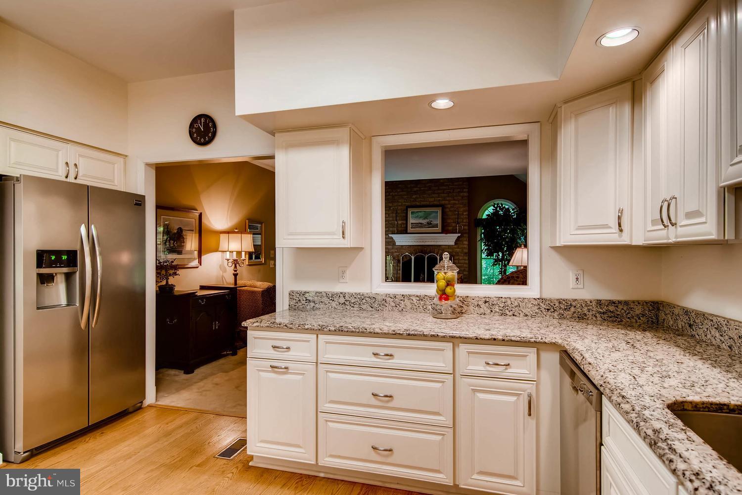 3812 Stansbury Mill Road Phoenix, MD 21131 - Photo 4 of 30 STAINLESS APPLIANCES / PASS THRU WINDOW