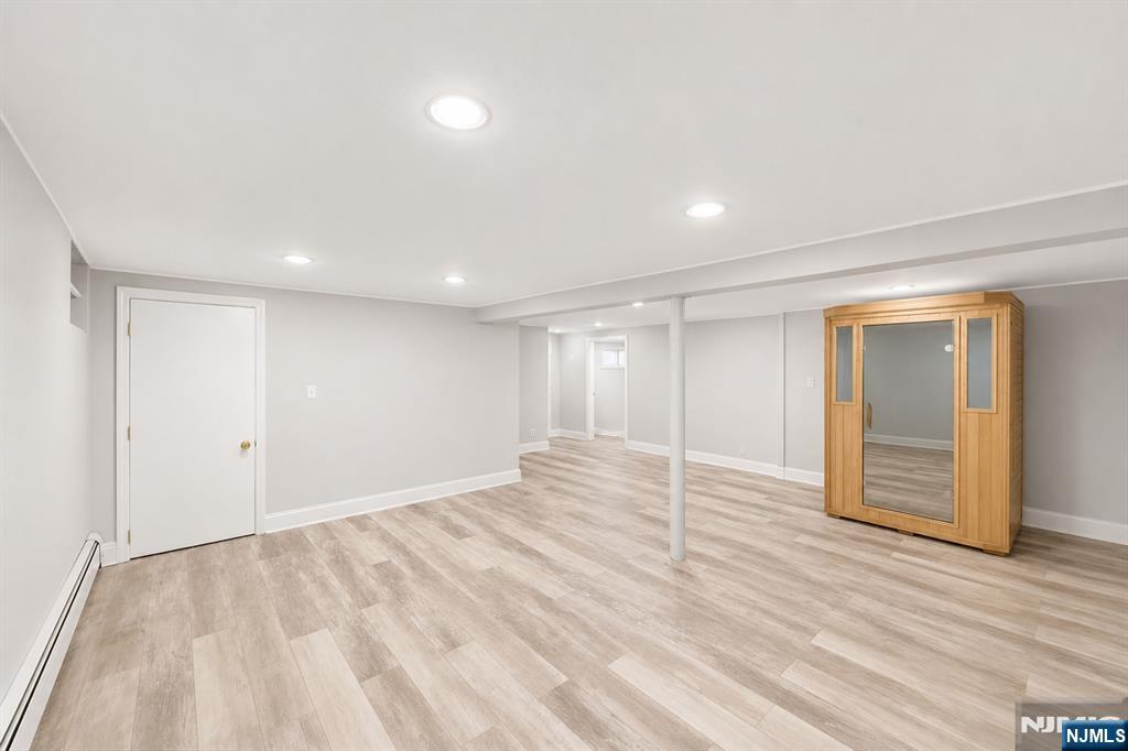 290 Dunkerhook Road Paramus, NJ 07652 - Photo 43 of 50