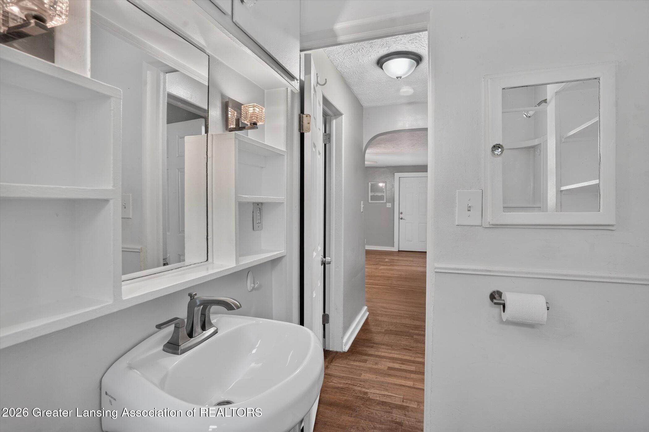 2020 Hamilton Road Okemos, MI 48864 - Photo 25 of 38 26-2020-Hamilton-Rd-WindowStill-Photogra
