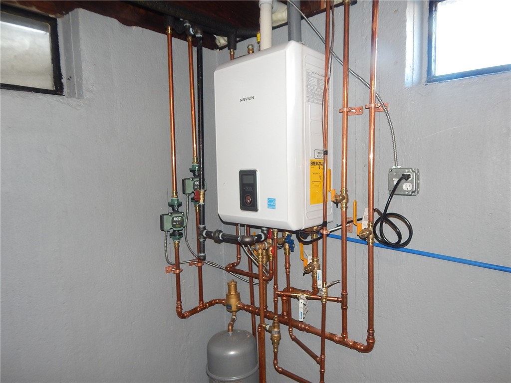 84 Farrell Street Pawtucket, RI 02861 - Photo 32 of 39